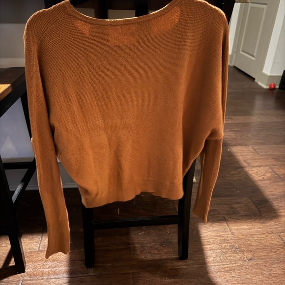 Orange sweater - Picture 3 of 3